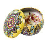 شمعة إنجليش بير وفريزيا – تجربة فاخرة برائحة طبيعية منعشة